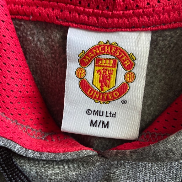 Manchester United hoodie - Picture 3 of 4